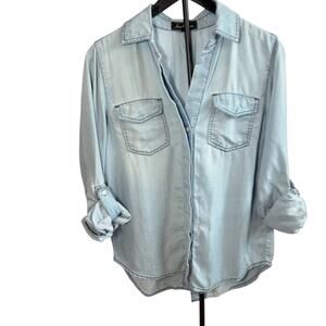 Sam Edelman womens chambray button down. rolled sleeves. Size M. relaxed, denim